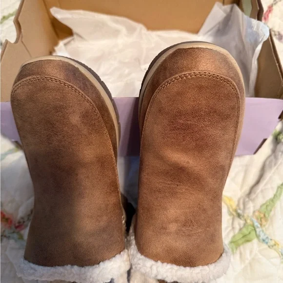 Skechers Brown Faux Fur Lined Boots - Picture 6 of 10
